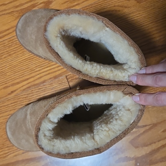 Woman's Boots Tan Brown Uggs Style - Picture 3 of 4